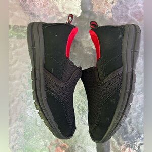 Fresh kids | black and red memory foam slip on shoes | size 7